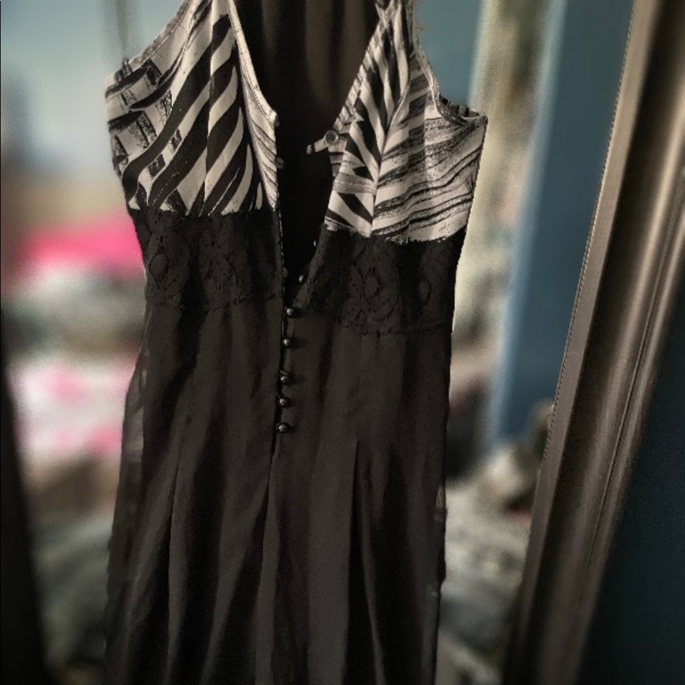Jumpsuit with patterns and lace